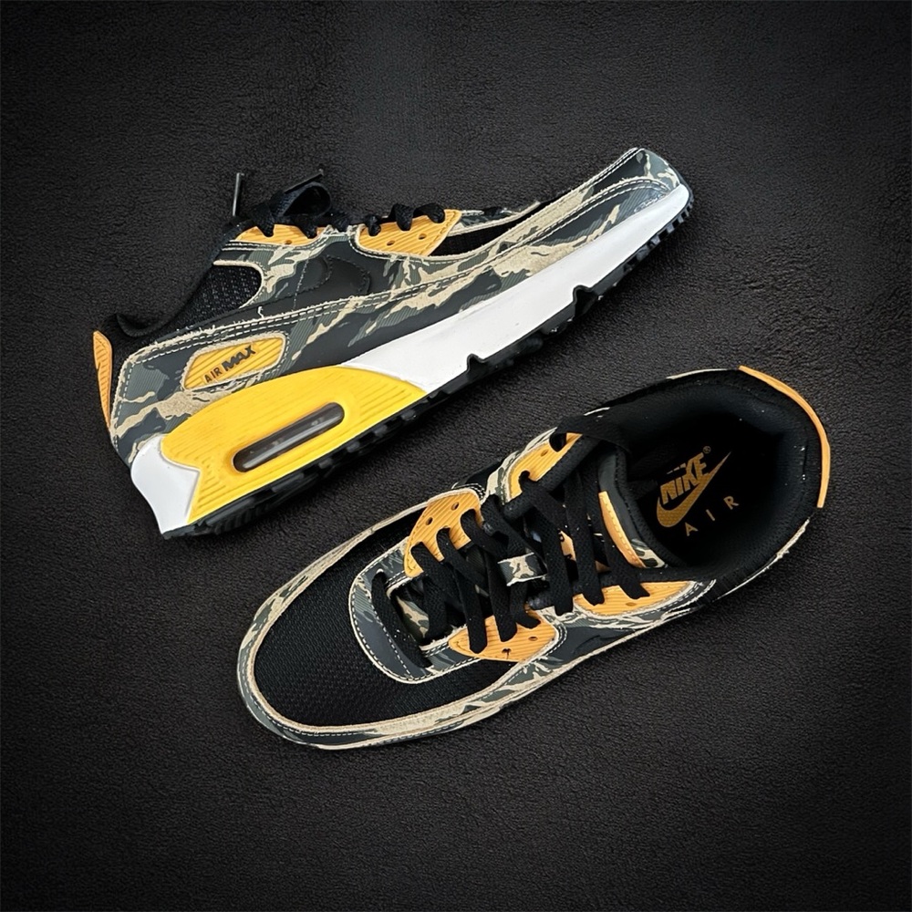 ✔️New✔️ NIKE Air Max 90 GS Black University Gold Camo